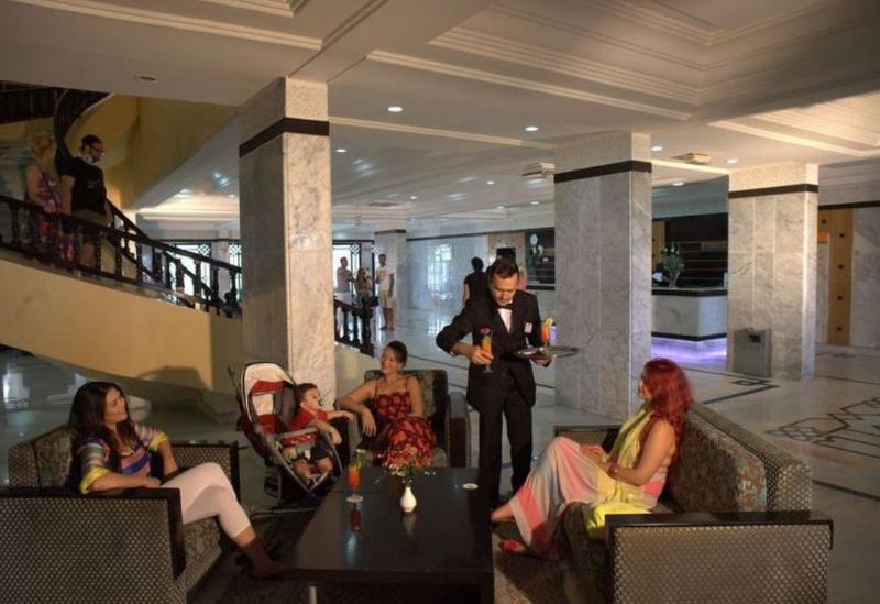 Hari Club Beach Resort Aghir Luaran gambar